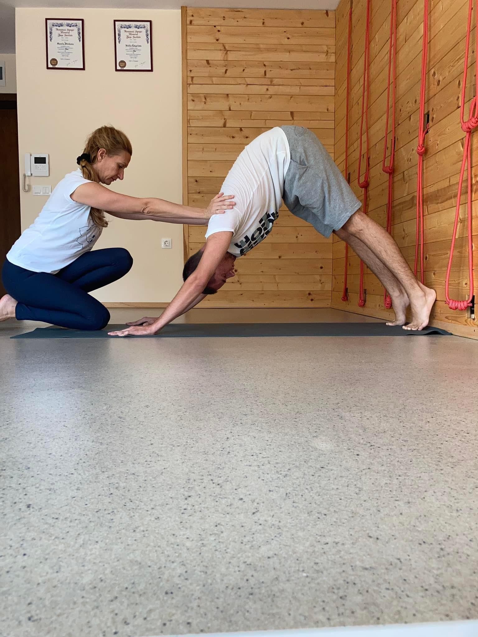 Савелия дава индивидуални насоки на ученик